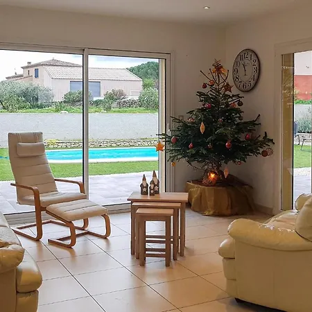 Prázdninový dům 3 Bedroom In *